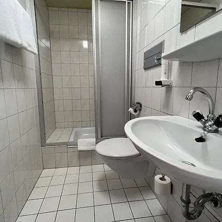 Hotel-pension Sternen 住宿加早餐酒店 3*